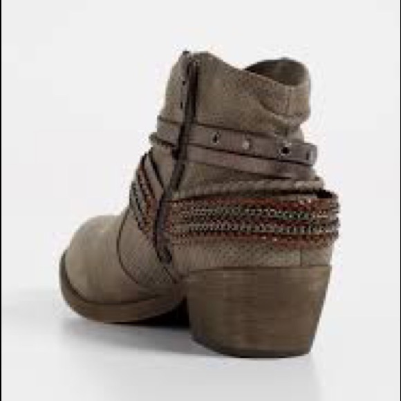 Western Bootie “Cassie”- Women’s 6.5~ Weathered Grey~ Cute Details - Picture 4 of 5